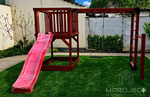 nowoczesny plac zabaw z drewna