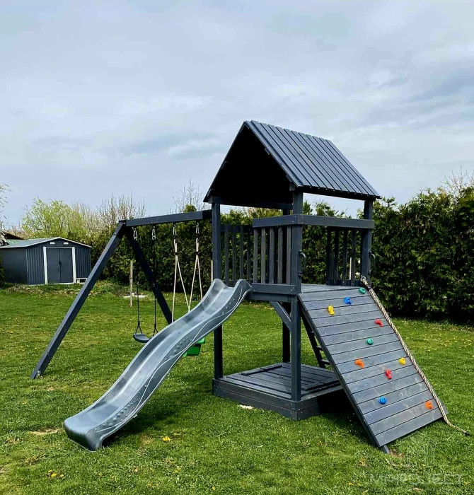 Integracyjny plac zabaw z drewna