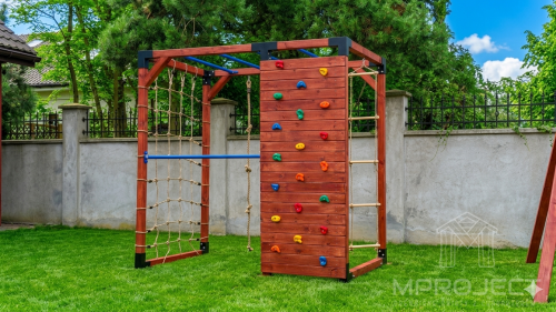 Sensoryczny plac zabaw z drewna