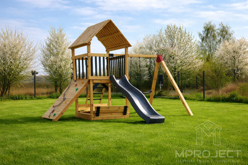 Integracyjny plac zabaw z drewna