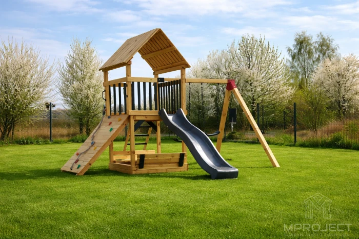 Integracyjny plac zabaw z drewna